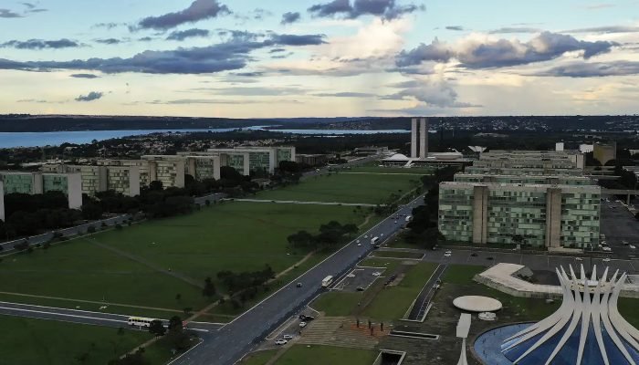brasilia_60_anos_esplanada_dos_ministerios_0420202390_2.jpg