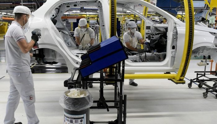 coronavirus_industria_automobilistica_fabrica2005200369.jpg